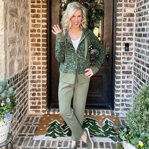 Cabi 6030 Marathon Jacket Spring 2022 Medium EUC